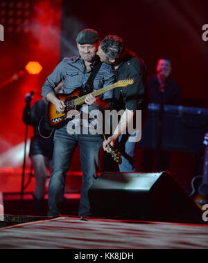 FORT LAUDERDALE, FL - APRIL 17: Country-Sänger Blake Shelton tritt während des Tortuga Music Festivals auf. Shelton ist auch für seine Rolle als Richter bei den im Fernsehen übertragenen Gesangswettbewerben Nashville Star, Clash of the Choirs und The Voice bekannt. Shelton war mit der Landsfrau Miranda Lambert verheiratet und hat sich am 17. April 2016 in Fort Lauderdale, Florida, mit der Sängerin Gwen Stefani verabredeten. Personen: Blake Shelton Transmission Ref: MNC Stockfoto