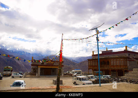 Farbenfrohe Einrichtung im Kloster, im Dorf GUE, Spiti, Shimla, Indien Stockfoto