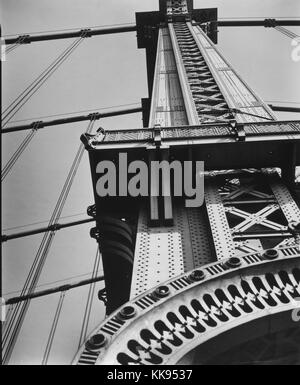 Schwarz-weiß Foto eines Detail der Manhattan Bridge, von der Bowery und der Canal Street, Manhattan zu Warren und Bridge Street, Brooklyn, Manhattan, New York City, New York City, New York, 1936. Von der New York Public Library. Stockfoto