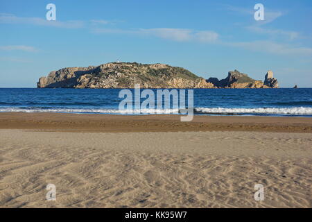 Spanien Mittelmeer die Medes Inseln Marine Reserve von einem Sandstrand, Estartit, Costa Brava, Katalonien gesehen Stockfoto