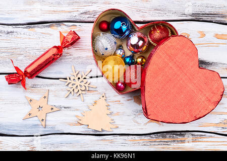 Weihnachten Dekoration auf Holz- Hintergrund. Stockfoto