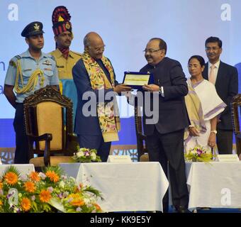 Kolkata, Indien. 28 Nov, 2017. der Präsident von Indien Shri Ram Nath kovind civic Rezeption von West Bengal Chief minester Mamata Banerjee in Kolkata netaji Indoor Stadium am 28. November 2017 empfangen. Credit: sandip Saha/Pacific Press/alamy leben Nachrichten Stockfoto