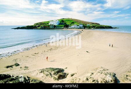 Art-Deco-Burgh Island Hotel und Gezeiten Damm nach Burgh Island auf der Küste von South Devon am Bigbury am Ärmelkanal Stockfoto