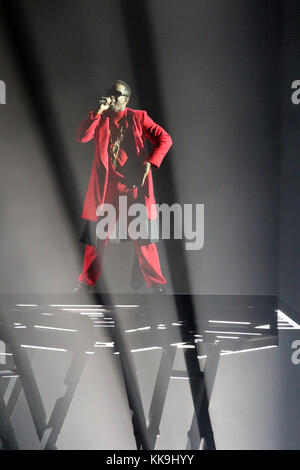 CINCINNATI, OH - SEPTEMBER 17: Sean 'Diddy' Combs tritt während der Bad Boy Reunion Tour in der U.S. Bank Arena am 17. September 2016 in Cincinnati, Ohio auf.Leute: Sean Combs T Stockfoto