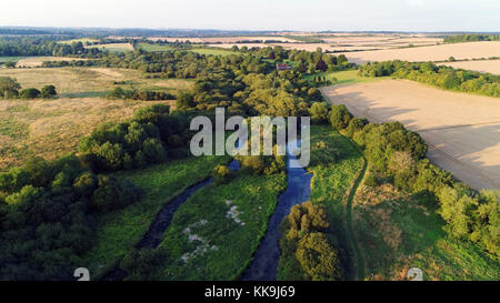 Luftaufnahme des Flusses Test bei Longparish, Hampshire Stockfoto