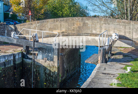 Gatter verriegeln, auf dem Kennet und Avon Kanal in Bradford on Avon Wiltshire Stockfoto