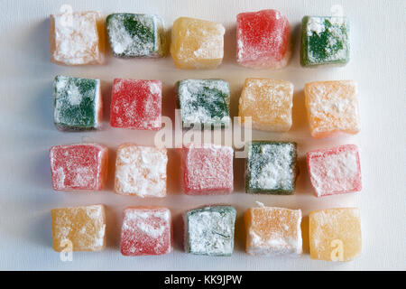 Turkish Delight in einem Muster als Hintergrund. Stockfoto