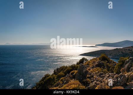 Kap knidos Ansicht unter blauem Himmel Sonne schimmernden wunderschön am späten Nachmittag Ägäis in der Halbinsel Datça, Mugla, Türkei Stockfoto