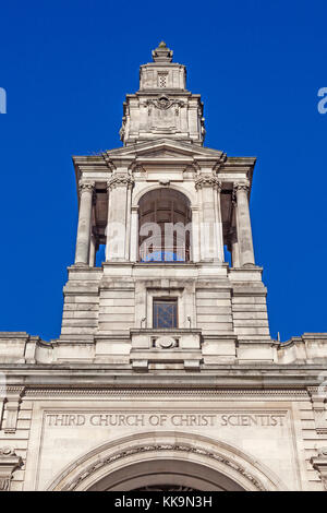 London, Mayfair Teil der Fassade und Turm der Dritten Kirche Christi, Wissenschaftler in der Curzon Street Stockfoto