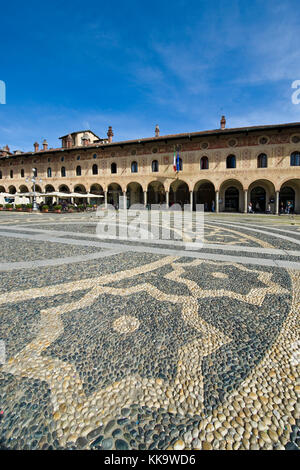 Piazza Ducale, Vigevano, Lombardei, Italien Stockfoto