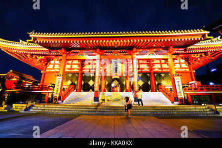 Tokio, Japan - Juli 17, 2016: Ansicht der Senso-ji Tempel bei Nacht in Tokio am 17. Juli 2016. Stockfoto