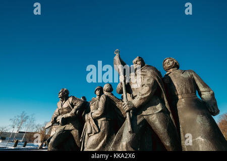 Vitebsk, Belarus. Denkmal der Helden, die im Kampf für die Befreiung von vitebsk Region starb im Großen Vaterländischen Krieg. Gedenktag der Befreier in der Nähe von Victory Stockfoto