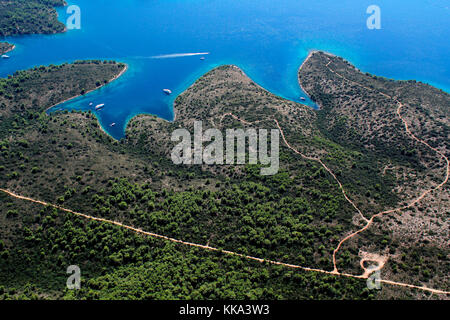 Schuß von Luft, wenige Buchten auf der Insel Hvar, in Adria, der längste und der sonnigsten kroatischen Insel und eine der schönsten Inseln der worl Stockfoto