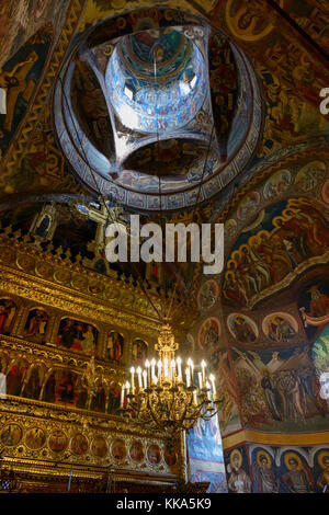 Kloster Putna in der Bukowina, Rumänien. Das Innere der Kirche Stockfoto