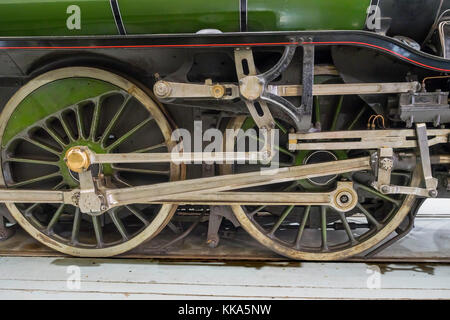 Detail der Ventilsteuerung auf Ex-Lner v2 Klasse Dampflok Motor grüner Pfeil auf Anzeige an der nrm Shildon uk Stockfoto