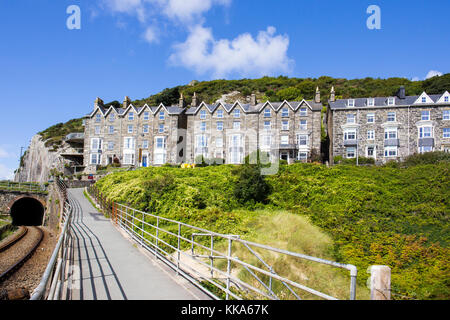 Pensionen an der Küste in Pwllheli Gwynedd Wales UK Stockfoto