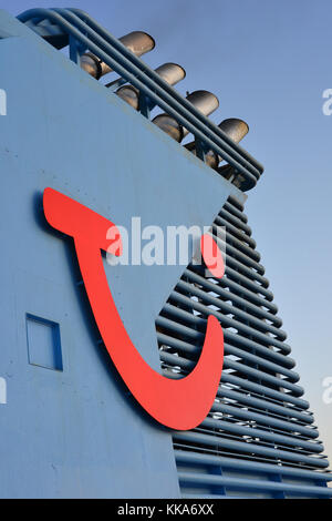 TUI Logo auf den Trichter der Thomson Majesty Kreuzfahrtschiff Stockfoto
