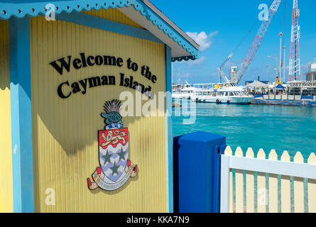 Waterfront und der Innenstadt von Georgetown auf Grand Cayman in der Cayman Islands. Stockfoto