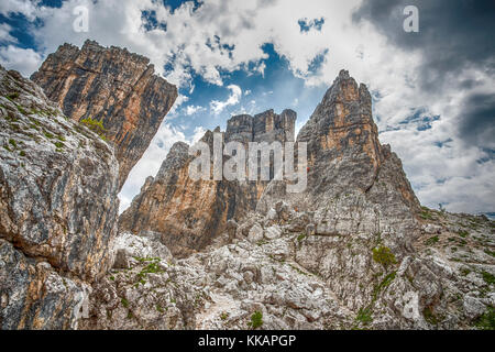 Fünf Türme gipfeln, nuvolau Gruppe, orientalische Dolomiten, in der Nähe der berühmten Sommer und Winter City Place Cortina d'Ampezzo, Venetien, Italien. Stockfoto