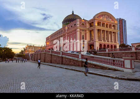 Das berühmte Opernhaus des Teatro Amazonas in Manaus, Brasilien, Südamerika Stockfoto