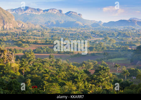 Blick auf Tal von Vinales, UNESCO-Weltkulturerbe, vinales, Provinz Pinar del Rio, Kuba, Karibik, Karibik, Zentral- und Lateinamerika Stockfoto