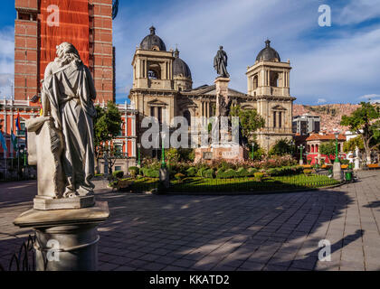 Plaza Murillo mit Dom der Basilika Unserer Lieben Frau des Friedens, La Paz, Bolivien, Südamerika Stockfoto