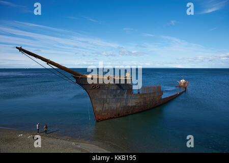 Rostende Wrack des Schiffes lord Lonsdale an der Küste der Magellanstraße in Punta Arenas, Chile. Stockfoto