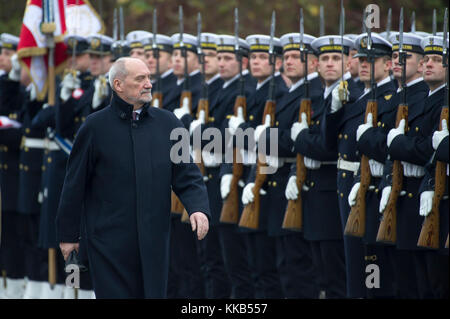 Antoni Macierewicz, polnischer Minister für Verteidigung, während der 99. Jahrestag der polnischen Marine in Gdynia, Polen. 28. November 2017 © wojciech Strozyk/Alamy Stockfoto