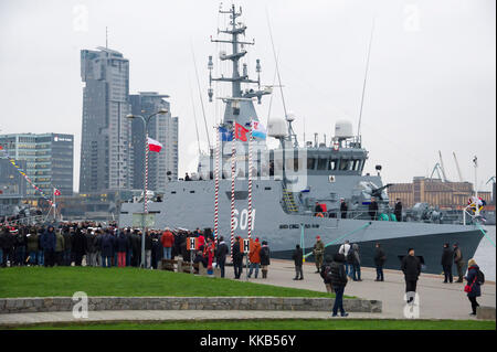 ORP Kormoran, Kormoran II Klasse minehunter, die neueste polnische Marine Schiff, während das Schiff Inbetriebnahme in Gdynia, Polen. 28. November 2017 © Wojcie Stockfoto