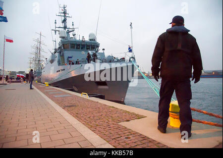 ORP Kormoran, Kormoran II Klasse minehunter, die neueste polnische Marine Schiff, während das Schiff Inbetriebnahme in Gdynia, Polen. 28. November 2017 © Wojcie Stockfoto