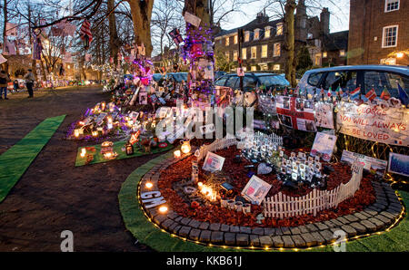 George Michael's Candlelight Memorial Garden Highgate London UK Stockfoto