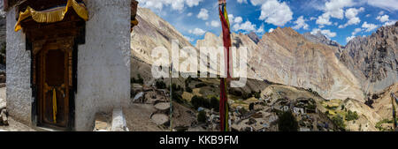 Das buddhistische Kloster bei nyerak Dorf im zanskar River Gorge - Zanskar, Ladakh, Indien Stockfoto