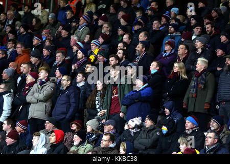 Burnley Fans auf den Tribünen während der Premier League Match an der Vitalität Stadium, Bournemouth. Stockfoto