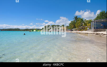 Tropischen Strand von Sainte Anne - Karibik - Guadeloupe tropischen Insel. Stockfoto