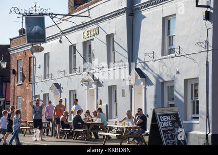 Das Swan Hotel, Watling Street, Thaxted, Essex, England, Vereinigtes Königreich Stockfoto