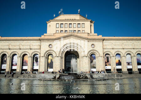 Yerevan, Armenien - Oktober 8, 2017: das Gebäude der National Gallery und Museum der Geschichte von Armenien auf dem Platz der Republik in Eriwan. Stockfoto