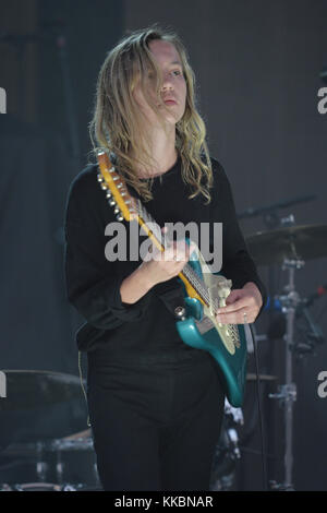 MIAMI FL - MAI 11: Die Londoner Amber Bain vom Japanese House tritt am 11. Mai 2016 im Bayfront Park Amphitheater in Miami, Florida auf. Personen: Londoner Amber Bain Stockfoto