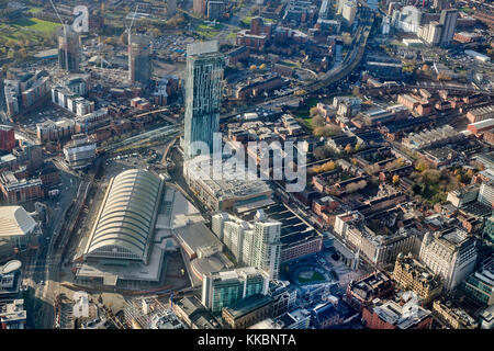Eine Luftaufnahme von Gmex und Beetham Tower, Manchester City Centre, North West England, UK Stockfoto