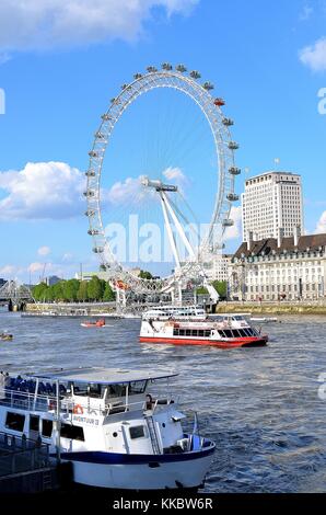 Fotos von London meist rund um die Themse und Westminster mit dem London Eye und die Houses of Parliament in Aussicht über die Landschaft. Stockfoto