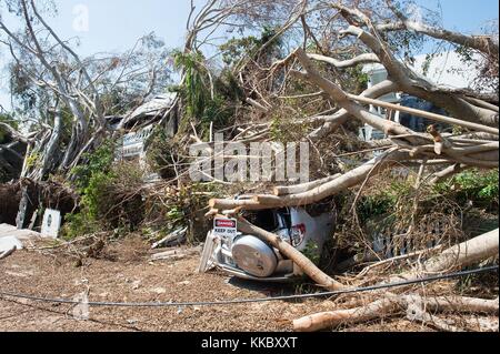 Rückstände und beschädigte Häuser in der Nachmahd des Hurrikans Irma am 18. September 2017 in Key West, Florida. (Foto von j.t. ps Marketing über planetpix) Stockfoto