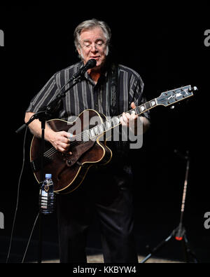 FORT LAUDERDALE, FL - 9. JANUAR: John Benson Sebastian tritt am 9. Januar 2016 im Broward Center in Fort Lauderdale auf. Leute: John Sebastian Stockfoto