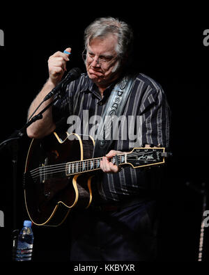 FORT LAUDERDALE, FL - 9. JANUAR: John Benson Sebastian tritt am 9. Januar 2016 im Broward Center in Fort Lauderdale auf. Leute: John Sebastian Stockfoto