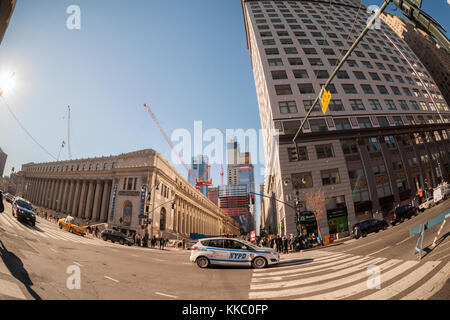 Entwicklung in und um Hudson Yards in New York am Freitag, 24. November 2017. Der James Farley Post, bald die Moynihan zum Bahnhof, befindet sich auf der linken Seite gesehen. (© Richard b. Levine) Stockfoto