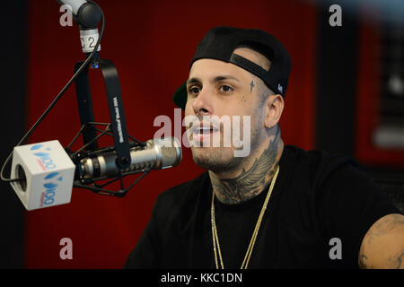 FORT LAUDERDALE, FL – 18. MAI: Nicky Jam posiert für ein Porträt auf der Radiostation Y-100 am 18. Mai 2016 in Fort Lauderdale, Florida. Leute: Nicky Jam Stockfoto