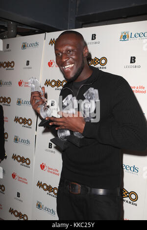 Stormzy mit seinem besten männlichen, Best Album und Best grime Star Awards in der 22 Mobo Awards statt an der Leeds Erste direkte Arena, Clay Pit Lane, Leeds. Stockfoto