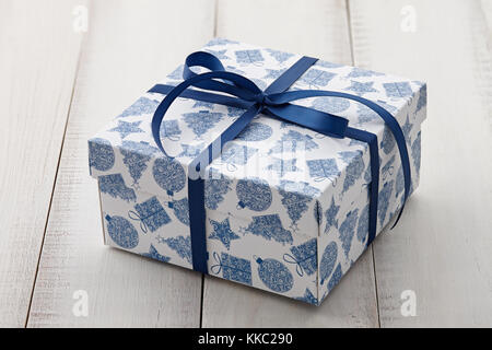 Blaue und weiße Weihnachten Geschenk oder präsent zu schließen, Stockfoto