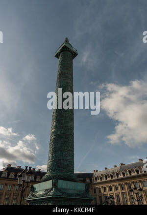 Die Vendôme-Säule mit der Statue Napoleons in Paris Stockfoto