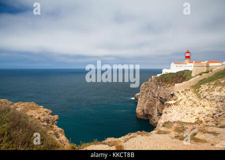 Sintra, Portugal, 5. Juli 2014: Leuchtturm von Cabo de sao Vicente, Sagres, Algarve, Portugal. Cabo da Roca Leuchtturm war der erste Zweck gebaut ligh Stockfoto