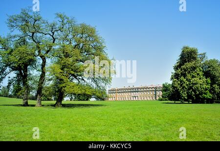 Petworth House 17. Jh. Landhaus. Landschaftsgarten entworfen von Capability Brown. West Sussex, England Großbritannien Stockfoto