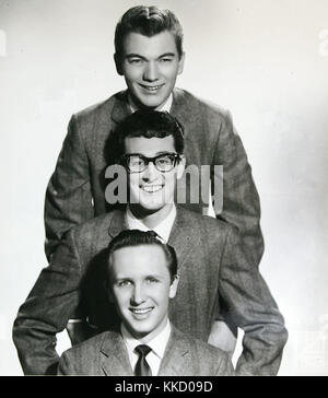 Dieses Publicity-Porträt zeigt Buddy Holly und die Crickets, eine Pionierband aus den 1950er Jahren Das Bild konzentriert sich auf ihre frühe musikalische Karriere und ihren Einfluss im Rock-Genre. Stockfoto